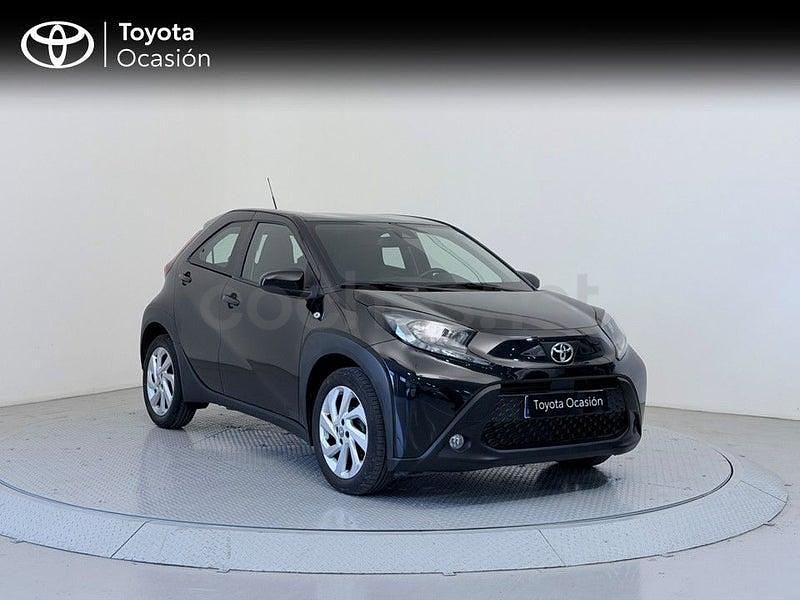 Usado Toyota Aygo X Play 72 CV (52 kW) 2024 Negro SUV