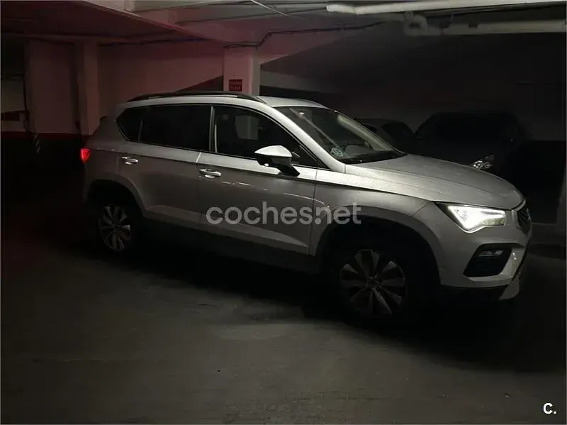 Usado Seat Ateca Style 150 CV (110 kW) 2023 Gris / plata SUV