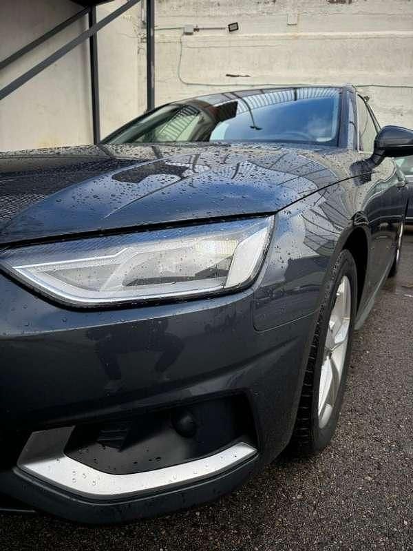 Usado Audi A4 Advanced 136 CV (100 kW) 2019 Gris Familiar