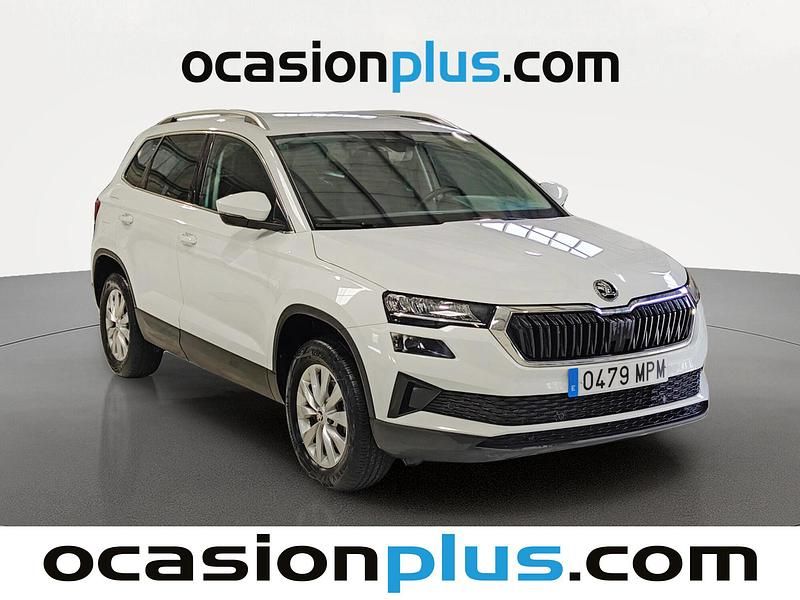 Usado Skoda Karoq Selection 115 CV (84 kW) 2024 Blanco SUV