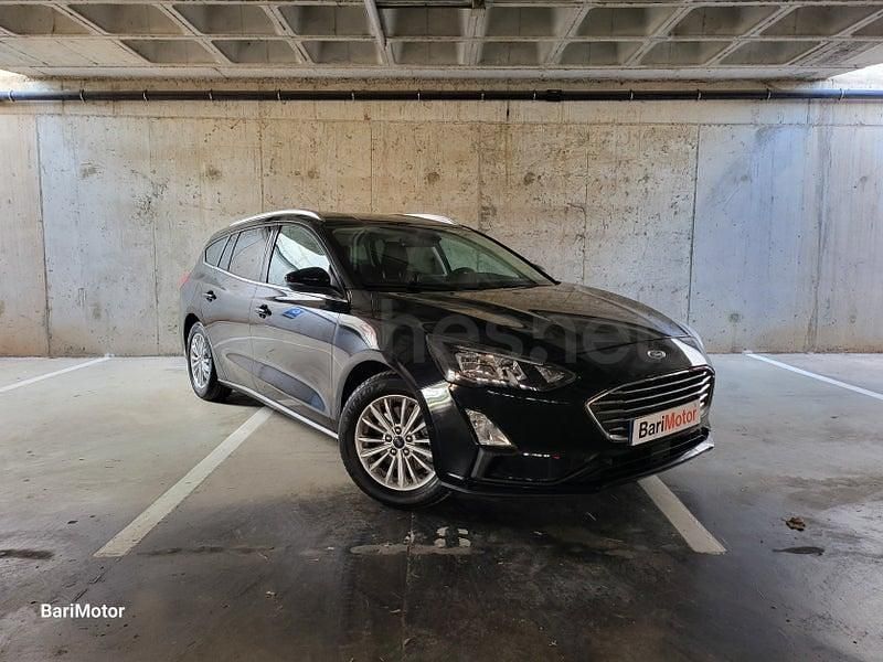 Usado Ford Focus Titanium 120 CV (88 kW) 2020 Negro Berlina
