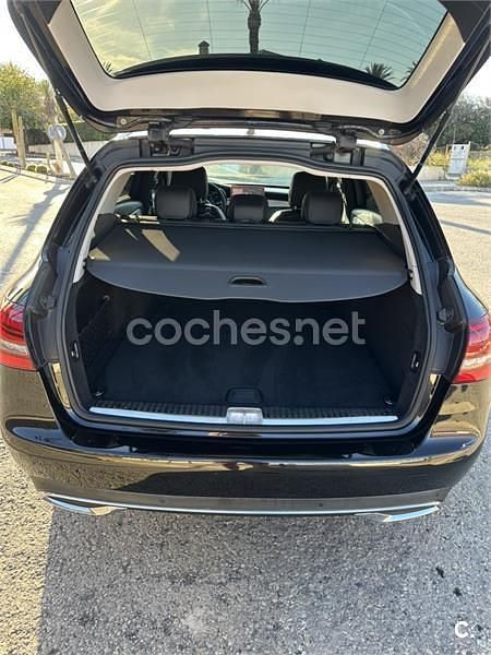 Usado Mercedes C220 170 CV (125 kW) 2018 Negro Familiar