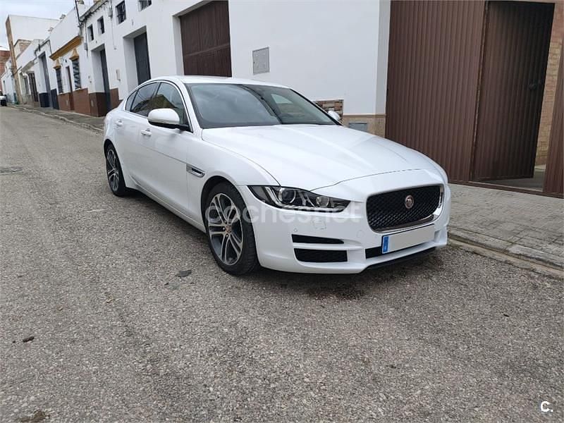 Usado Jaguar XE Portfolio 180 CV (132 kW) 2015 Blanco Berlina