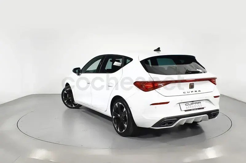 Usado Cupra Leon 190 CV (139 kW) 2023 Blanco Berlina