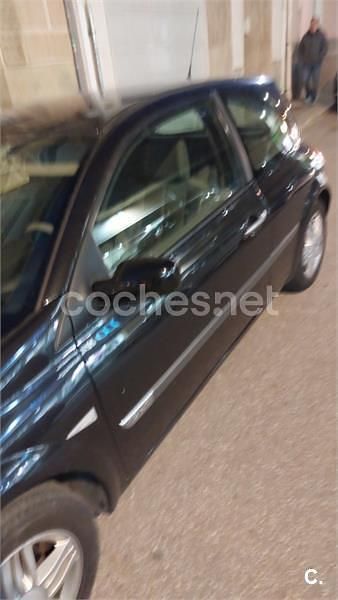 Usado Renault Mégane II Dynamique 120 CV (88 kW) 2004 Negro Berlina