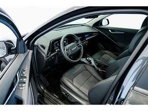 Usado Kia Niro 141 CV (103 kW) 2024 Gris SUV