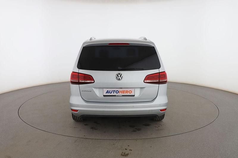 Usado VW Sharan Sport 150 CV (110 kW) 2015 Gris Monovolumen