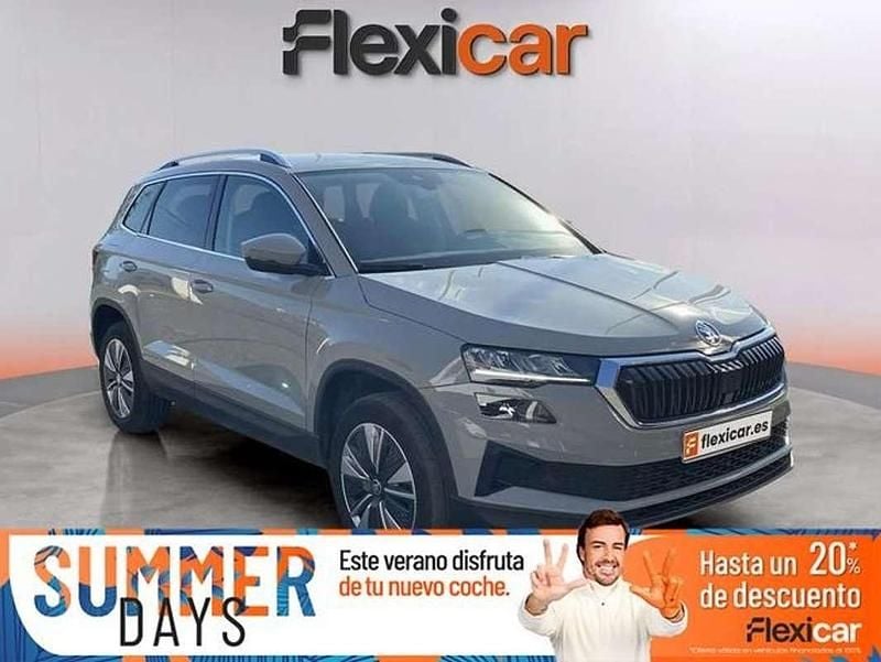 Gris Usado 2023 Skoda Karoq Ambition SUV | 19.990 € (Super precio) - Imagen 1/4
