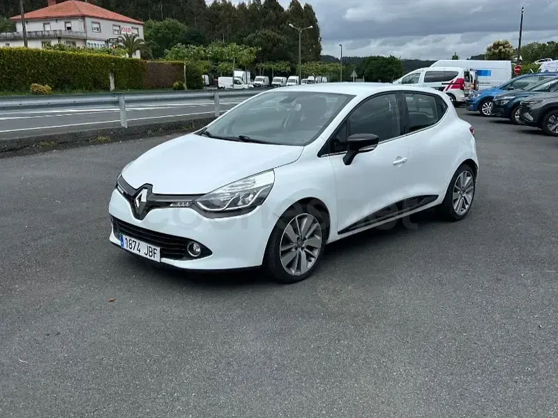 Usado Renault Clio IV Dynamique 90 CV (66 kW) 2014 Blanco Berlina