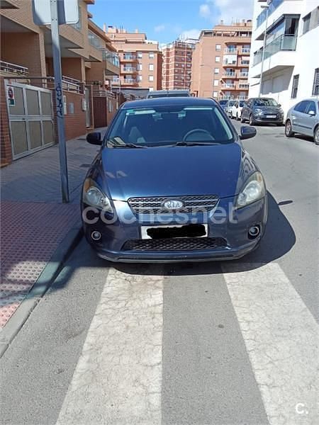 Azul Usado 2010 Kia Ceed Berlina | 4500 € (Buen precio) - Imagen 1/3
