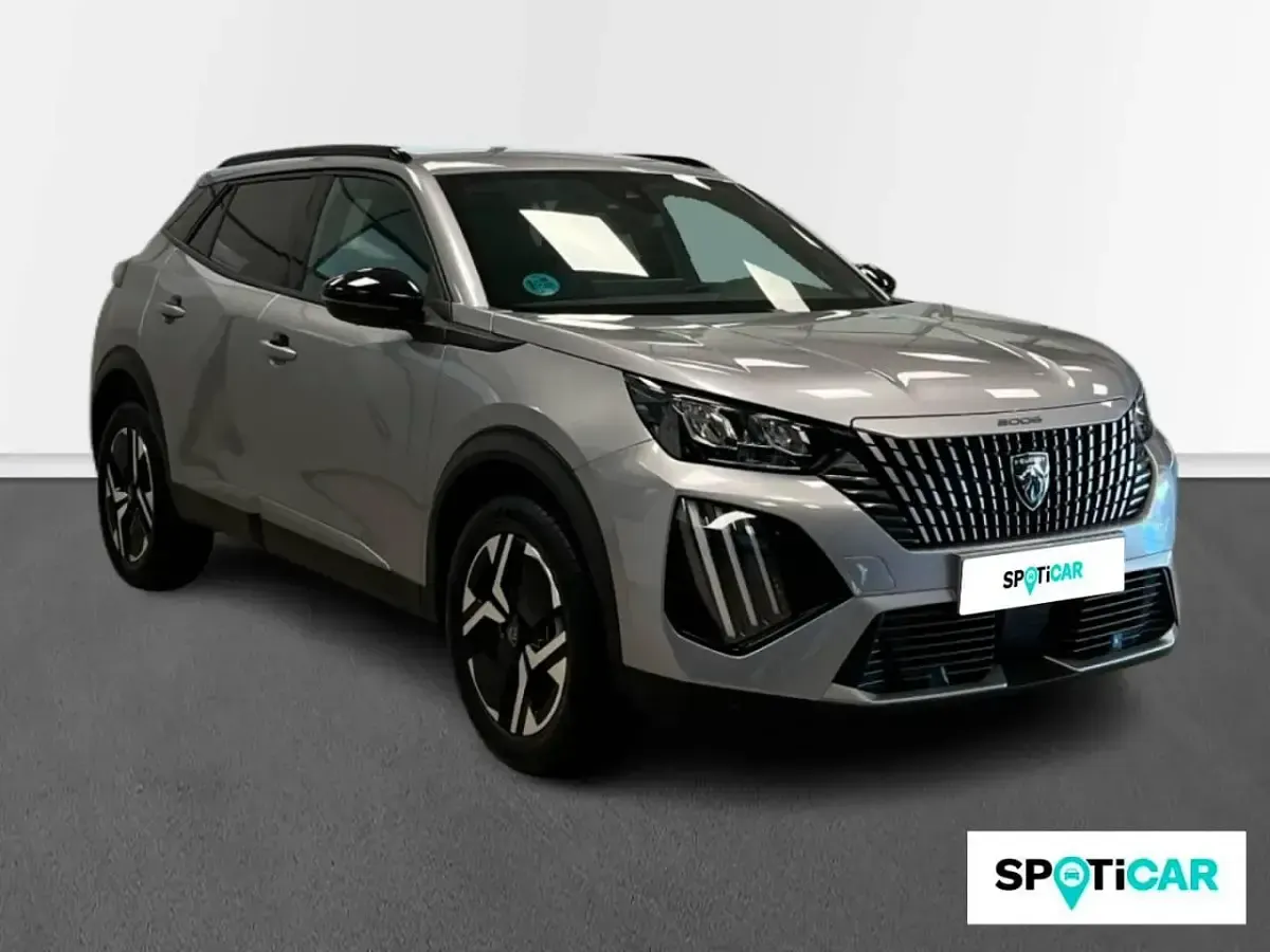 Usado Peugeot 2008 Allure 100 CV (73 kW) 2024 Gris SUV