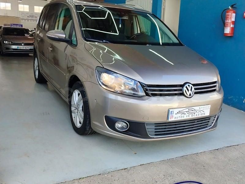 Usado VW Touran Edition 105 CV (77 kW) 2012 Marrón Monovolumen