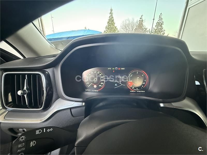 Usado Volvo V60 150 CV (110 kW) 2019 Gris / plata Familiar