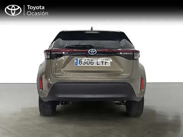 Usado Toyota Yaris Hybrid Active 116 CV (85 kW) 2022 Verde Pickup/Camioneta