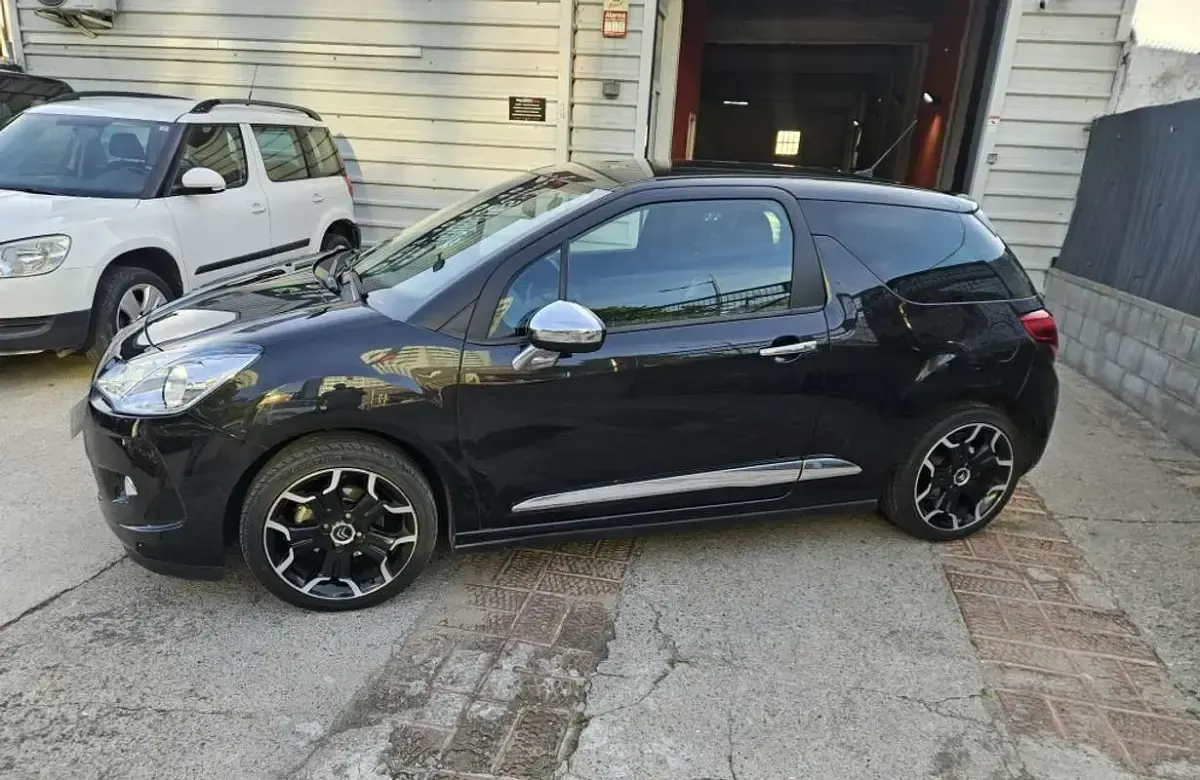 Usado Citroën C-Elysee I Shine 99 CV (72 kW) 2017 Negro Berlina