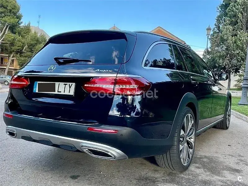 Usado Mercedes E220 All-Terrain 194 CV (142 kW) 2017 Azul Familiar