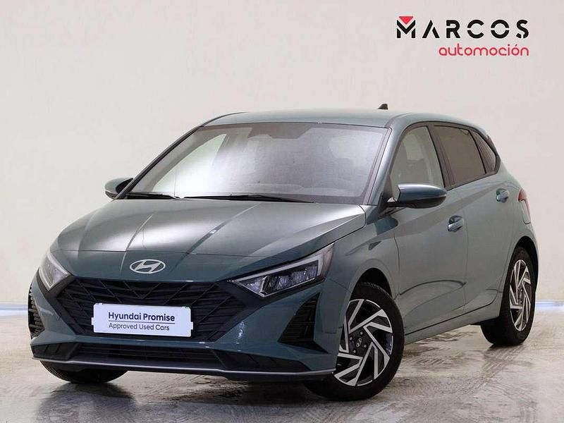 Usado Hyundai i20 80 CV (58 kW) 2025 Verde Utilitario