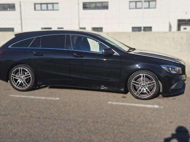 Usado Mercedes C220 170 CV (125 kW) 2018 Negro Familiar