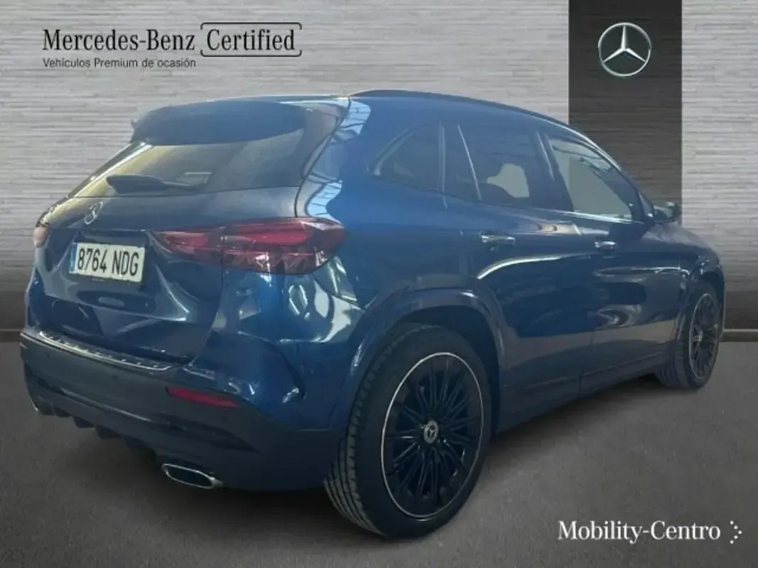 Usado Mercedes GLA200 AMG line 163 CV (119 kW) 2025 Spektral blue  metallic paint SUV