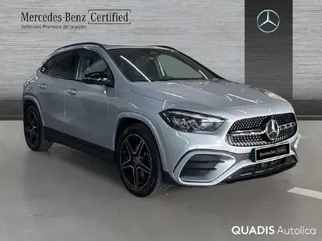 Nuevo Mercedes GLA200 150 CV (110 kW) 2025 Plata hightech SUV