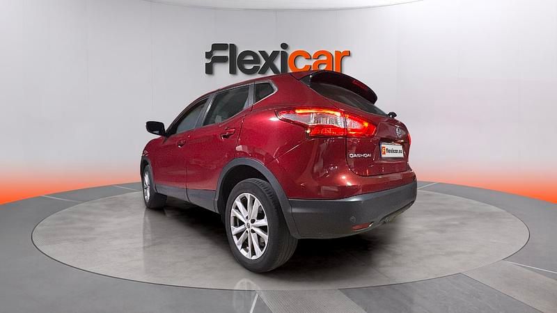 Usado Nissan Qashqai N-Connecta 116 CV (85 kW) 2015 Rojo SUV