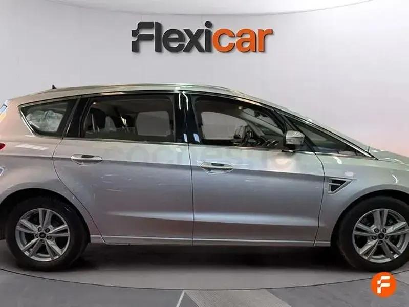 Usado Ford S-MAX Titanium 150 CV (110 kW) 2022 Gris / plata Monovolumen