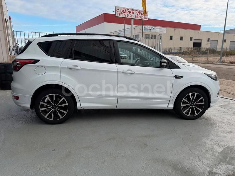 Usado Ford Kuga ST-Line 150 CV (110 kW) 2020 Blanco SUV