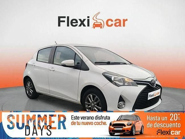 Usado Toyota Yaris Active 69 CV (50 kW) 2017 Blanco Berlina