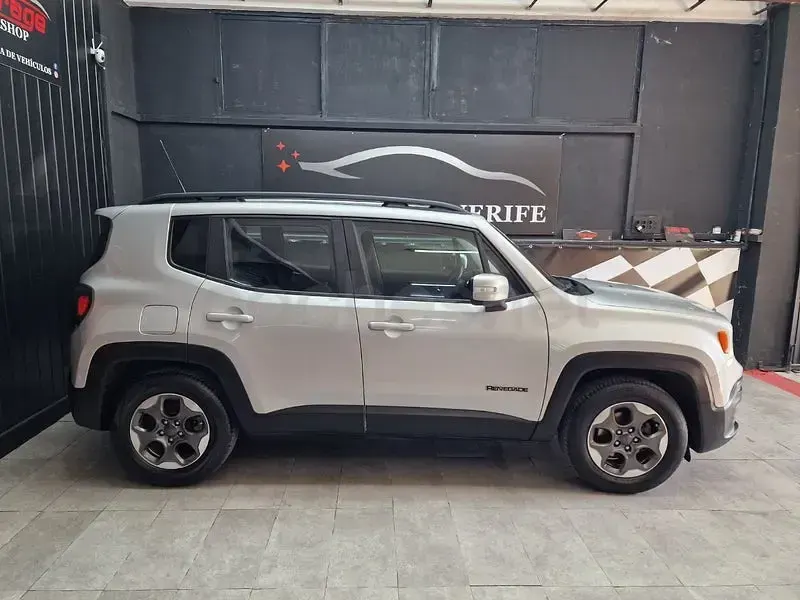 Usado Jeep Renegade Sport 120 CV (88 kW) 2017 Gris / plata SUV