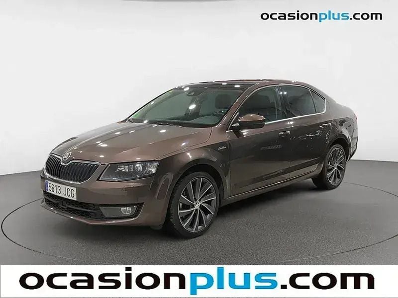 Marrón Usado 2015 Skoda Octavia LAURIN & KLEMENT Familiar | 15.090 € (Precio justo) - Imagen 1/4