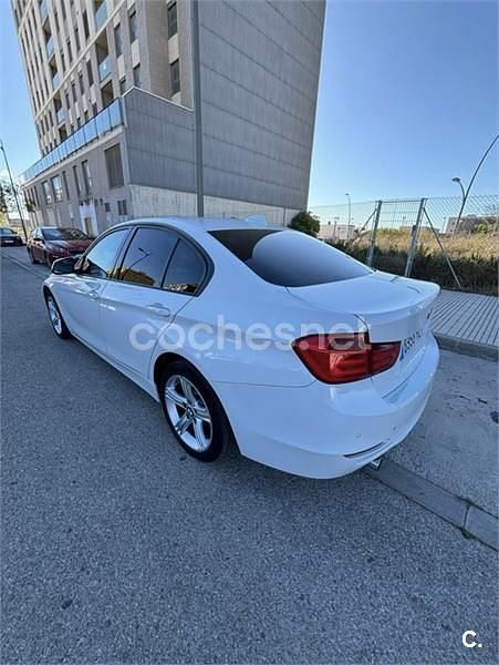 Używany BMW 318 Comfort Edition 143 KM (105 kW) 2014 Biały Sedan/Limuzyna