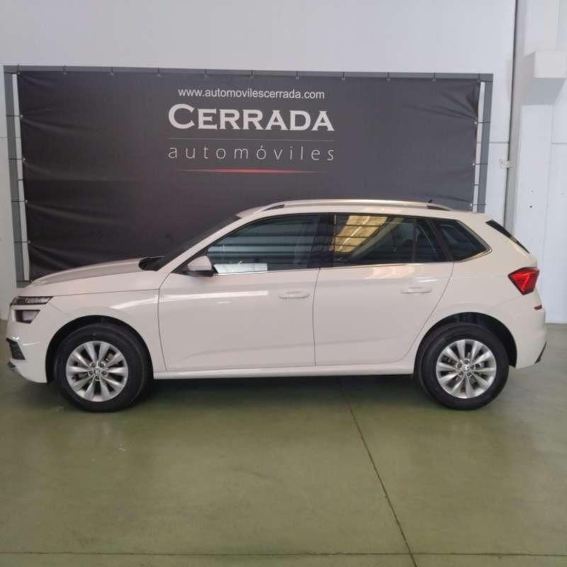 Usado Skoda Kamiq Ambition 110 CV (80 kW) 2021 Blanco SUV