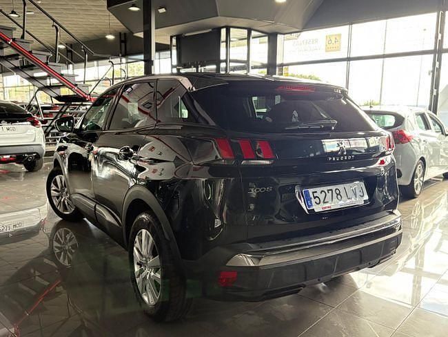 Usado Peugeot 3008 Active 120 CV (88 kW) 2016 Negro SUV