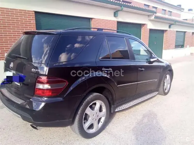 Usado Mercedes ML320 224 CV (164 kW) 2007 Negro SUV