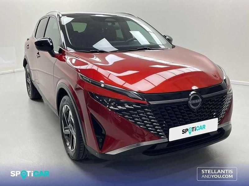 Usado Nissan Qashqai N-Connecta 141 CV (103 kW) 2024 Rojo SUV
