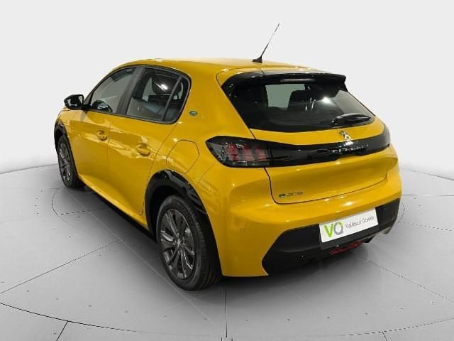 Usado Peugeot 208 Active 100 kW (136 CV) 2023 Amarillo Utilitario