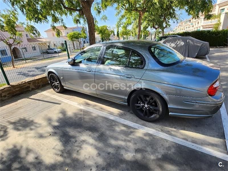 Usado Jaguar S-Type Executive 238 CV (175 kW) 2003 Gris / plata Berlina