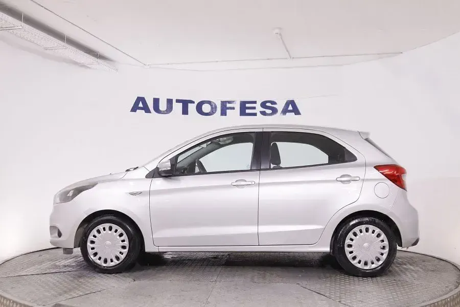 Usado Ford Ka 70 CV (51 kW) 2018 Plata Berlina