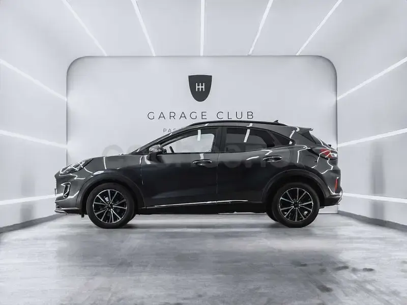 Usado Ford Puma Titanium 125 CV (91 kW) 2022 Gris / plata SUV