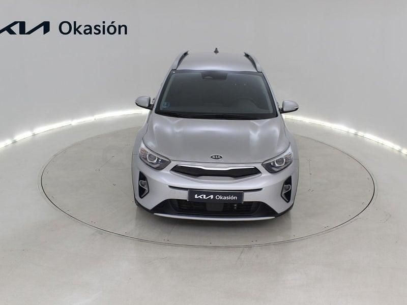 Usado Kia Stonic 84 CV (61 kW) 2022 Gris / plata SUV