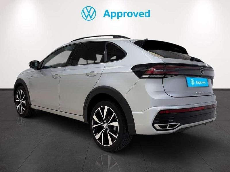 Usado VW Taigo R-line 116 CV (85 kW) 2025 Plateado SUV