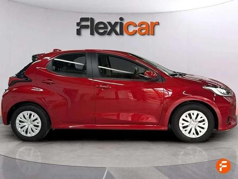 Usado Toyota Yaris Hybrid Active 116 CV (85 kW) 2023 Burdeos Utilitario