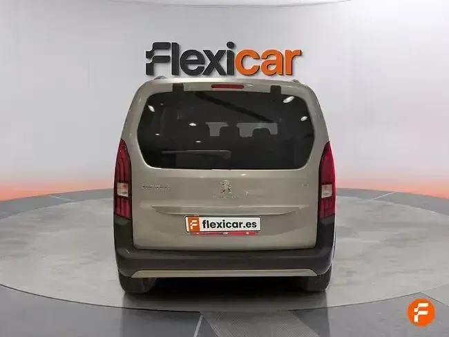 Usado Peugeot Rifter GT 100 CV (73 kW) 2023 Gris Monovolumen