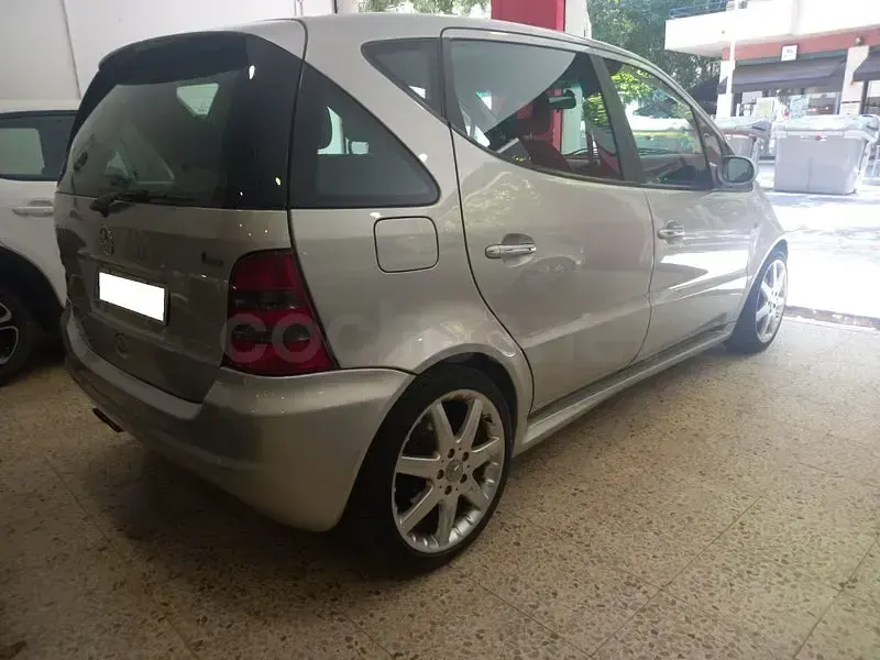 Usado Mercedes A210 140 CV (102 kW) 2003 Gris / plata Utilitario