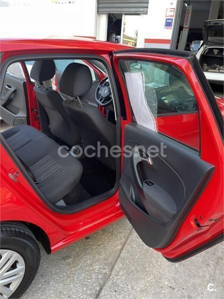 Usado VW Polo Edition 75 CV (55 kW) 2015 Rojo Berlina