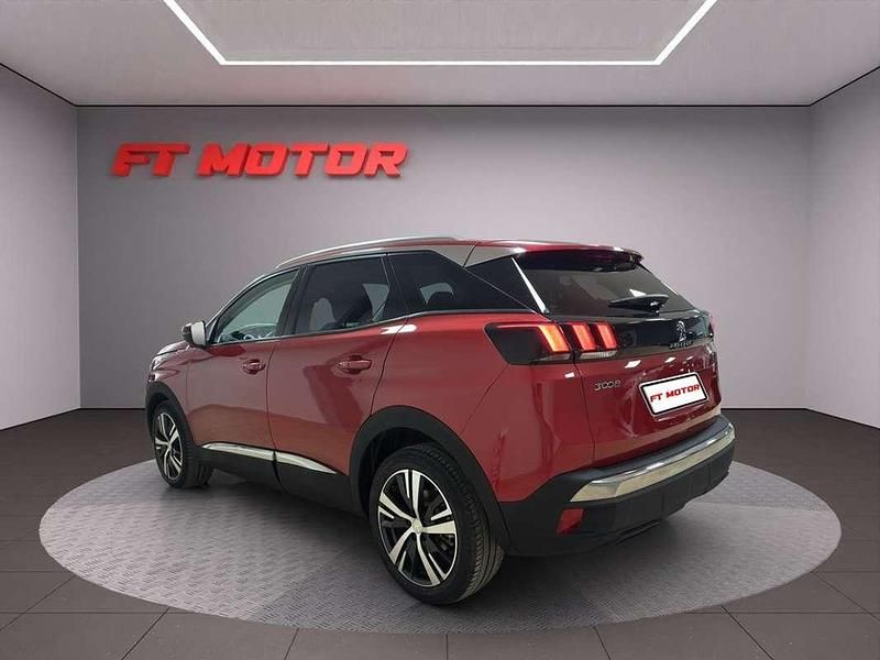 Usado Peugeot 3008 Allure 131 CV (96 kW) 2019 Rojo SUV