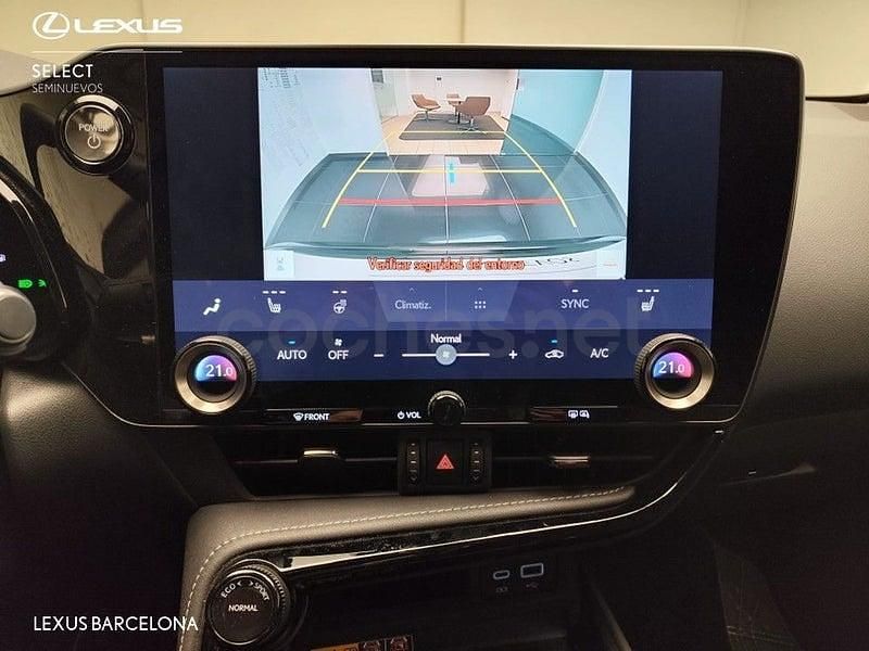 Usado Lexus NX450h+ Executive Line 292 CV (214 kW) 2025 Verde SUV