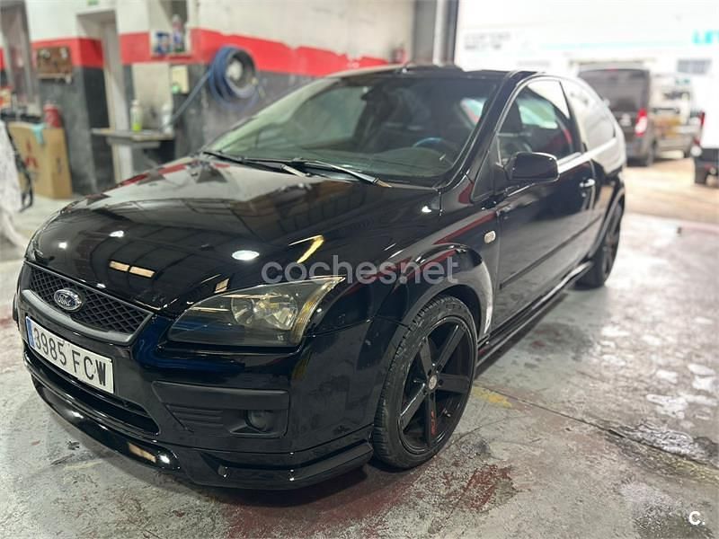 Negro Usado 2006 Ford Focus Sport Berlina | 4000 € (Precio justo) - Imagen 1/4