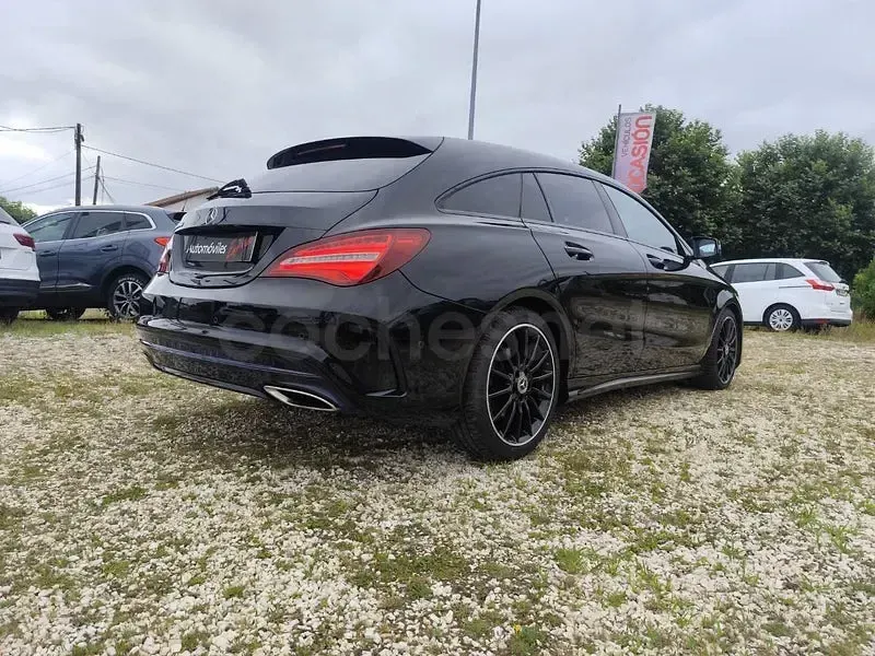 Usado Mercedes CLA220 Shooting Brake 170 CV (125 kW) 2018 Negro Familiar