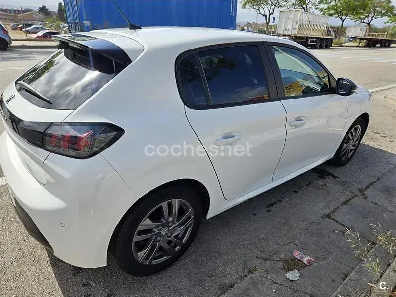 Usado Peugeot 208 Style 75 CV (55 kW) 2022 Blanco Utilitario